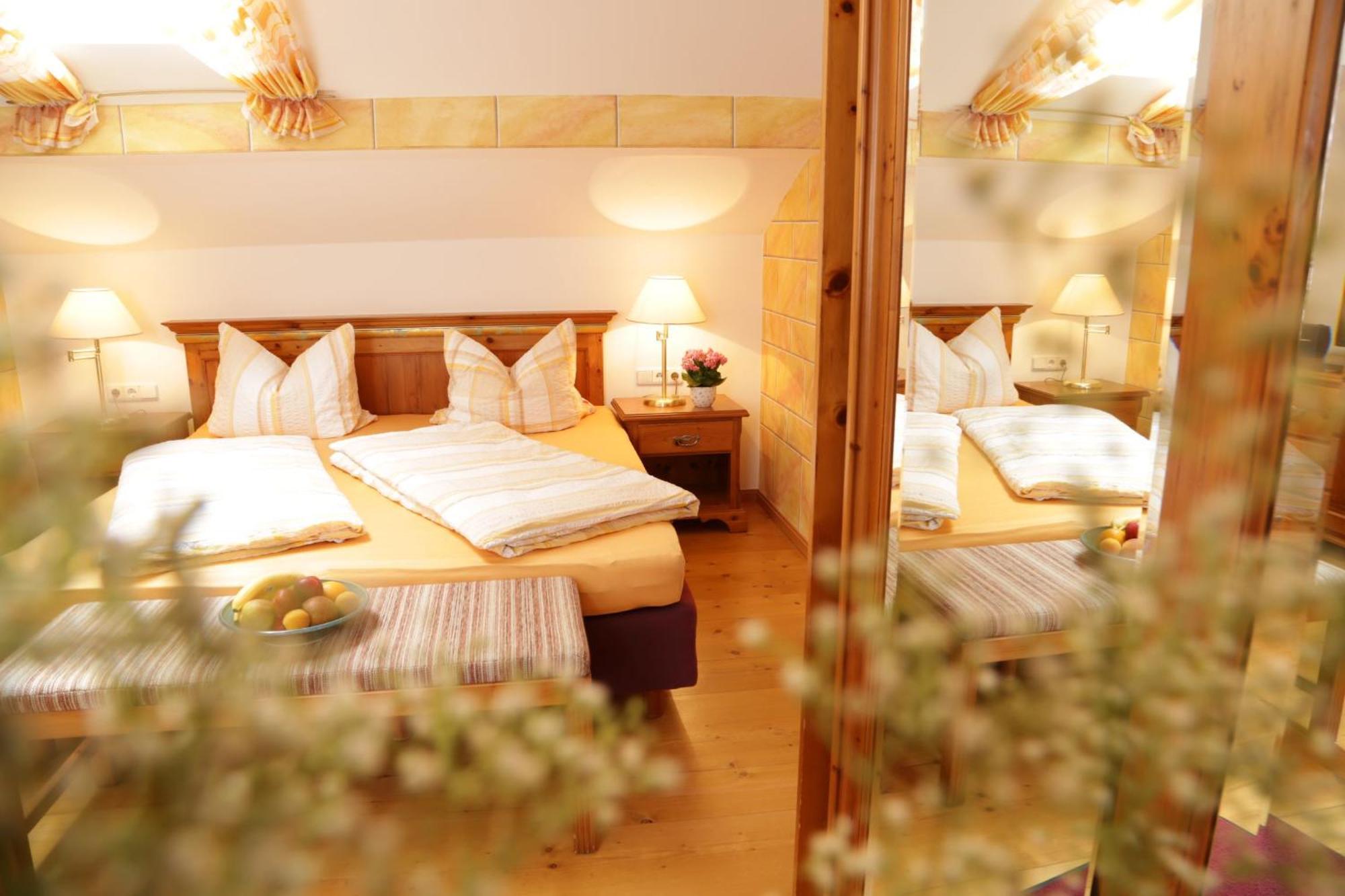 Lindlweberhof Hotel Rosenheim Buitenkant foto