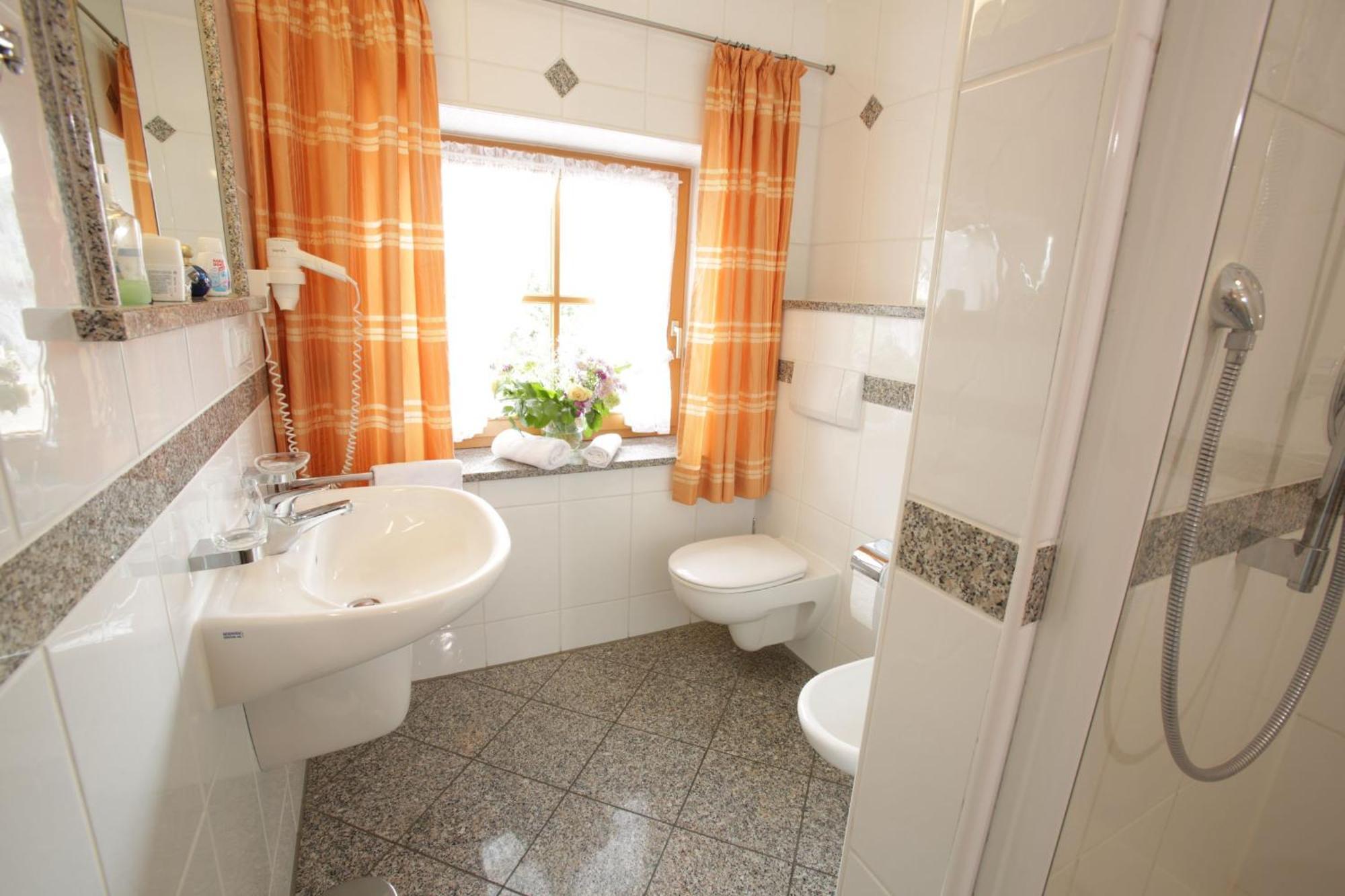 Lindlweberhof Hotel Rosenheim Buitenkant foto